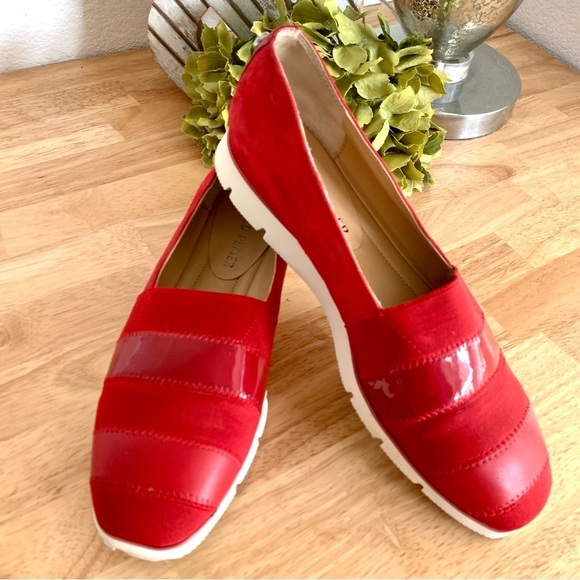Donald J. Pliner May Women's Pull On Red Loafer Flat Size 7 - Picture 2 of 12